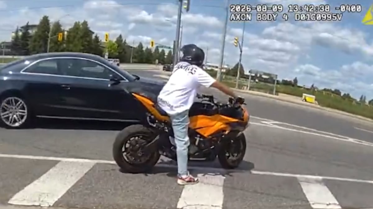 WATCH: YRP officer tackles man off motorcycle after allegedly evading arrest