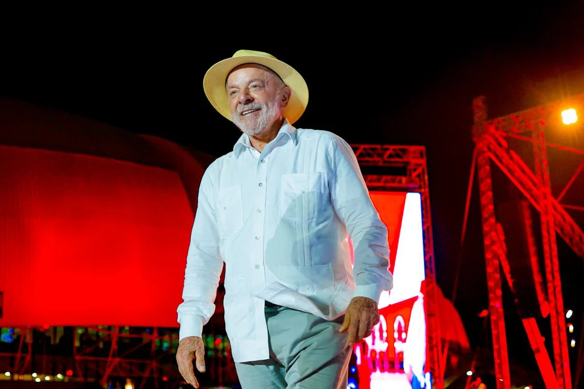 Lula gasta R$ 300 mil em aluguel de estádio da Copa para ato de campanha