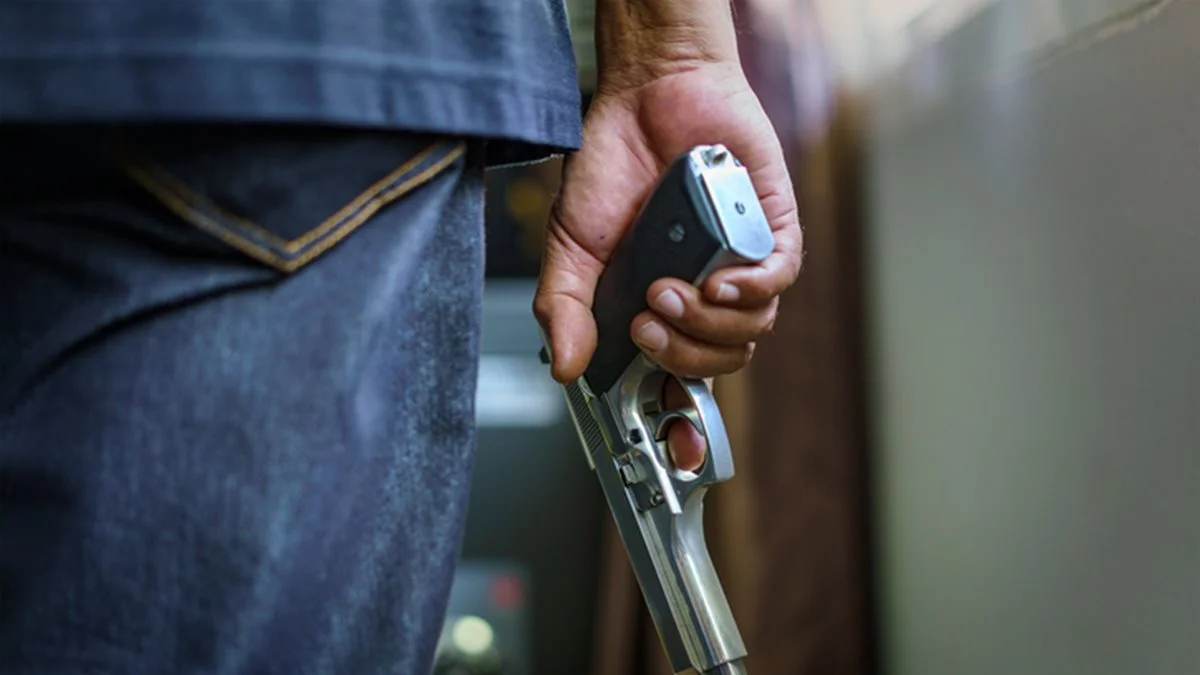 Criança de 9 anos é baleada na cabeça enquanto soltava pipa no interior
