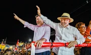 Lula ganha fôlego em pesquisas e deve evitar debate às vésperas do 1º turno