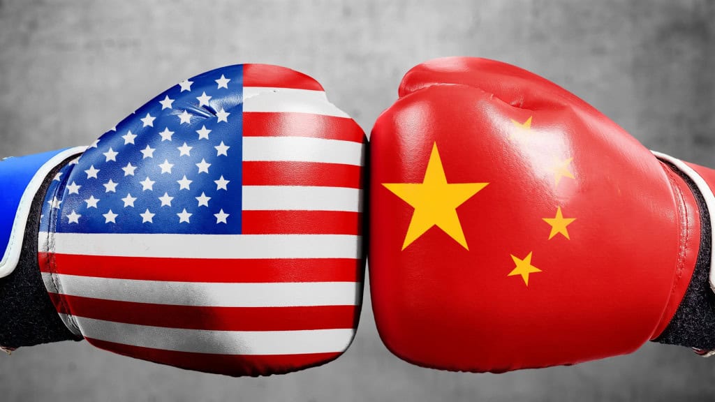 Erro de IA quase colocou EUA e China em confronto após falsa identificação de carga em navio chinês