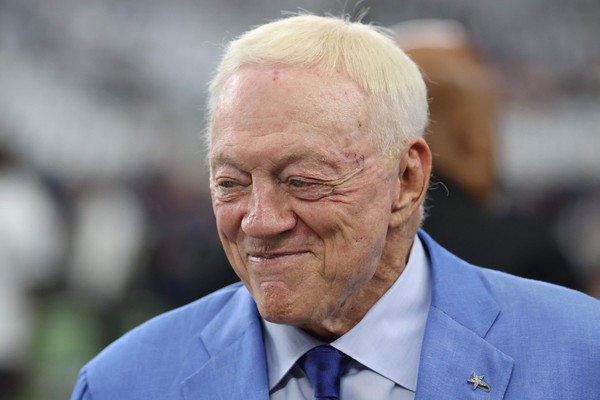 Gramado do Maracanã liga alerta na NFL antes de jogo entre Cowboys e Ravens, aponta jornal americano