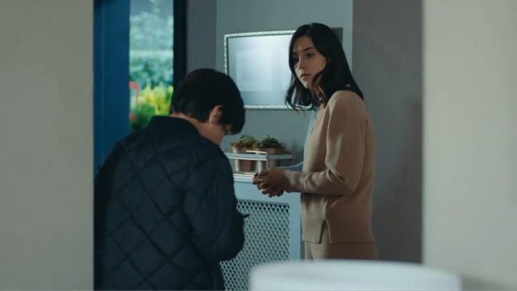 Insegurança afetiva e medo de rejeição: veja o perfil psicológico de Derin em Iludida