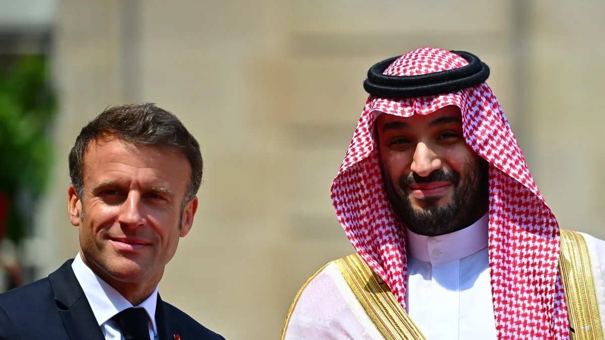 França decide enviar tropas para ajudar a Arábia Saudita contra os Houthis