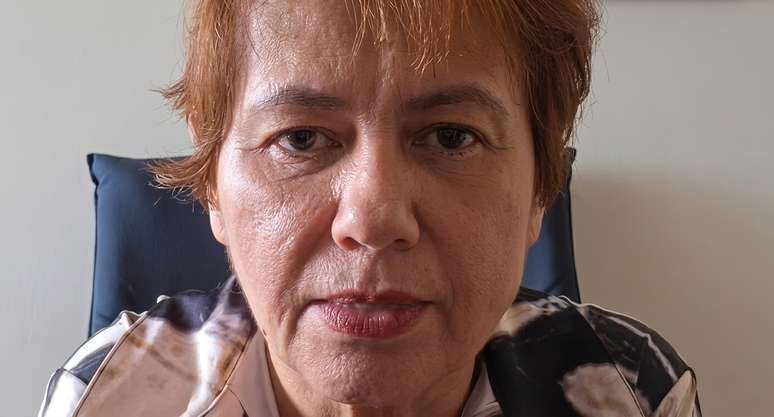 “Não estou passando necessidade, estou trabalhando”, afirma Narjara Turetta após anúncio de venda de livros