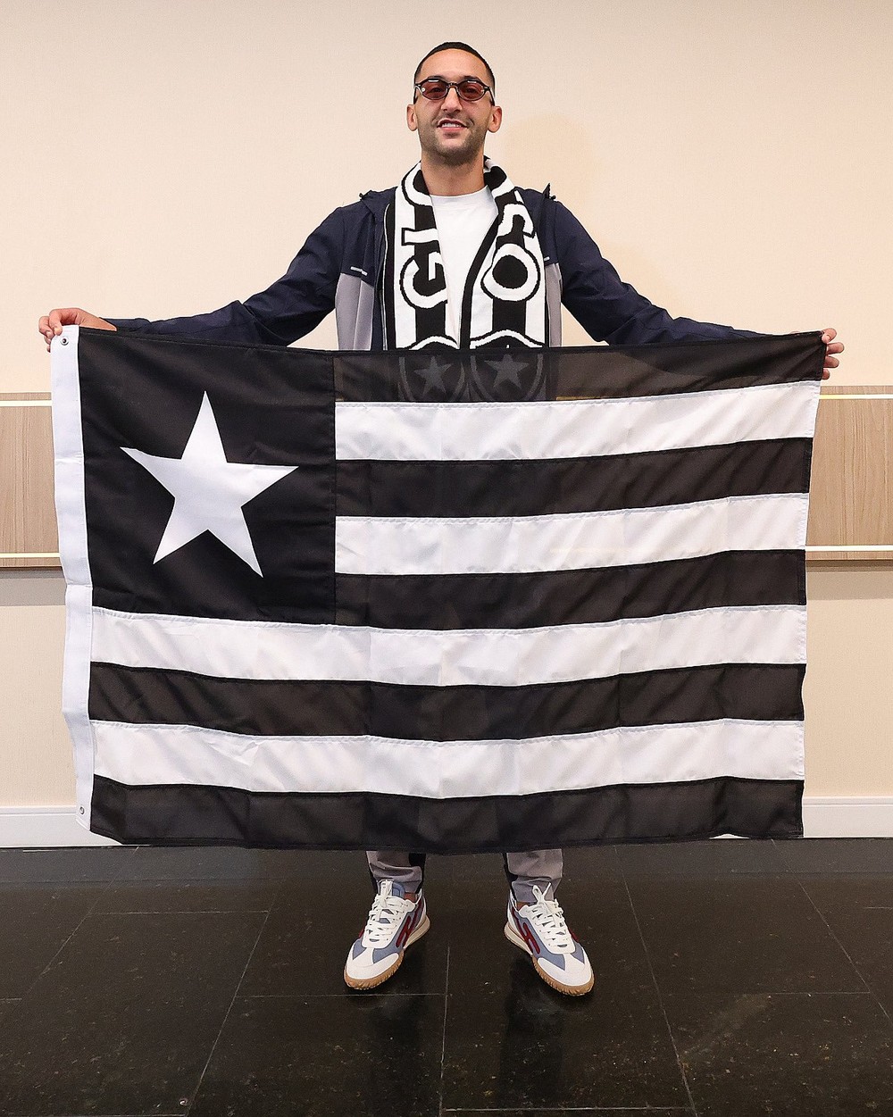 Ziyech desembarcou no Rio de Janeiro na última terça-feira — Foto: Vitor Silva / BFR