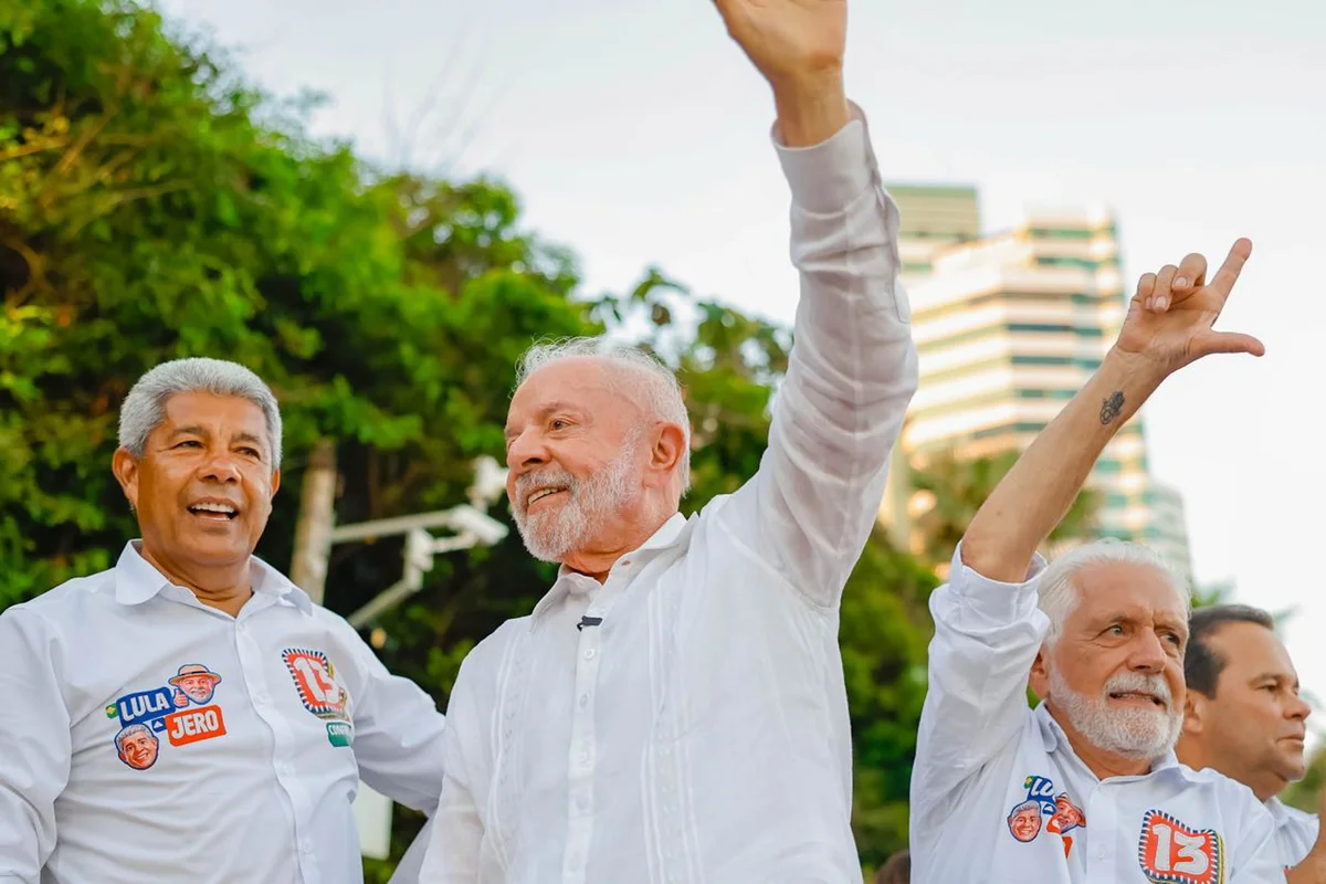 Na Bahia, Lula chama ACM Neto de jóquei de cabrito e Flávio de mequetrefe