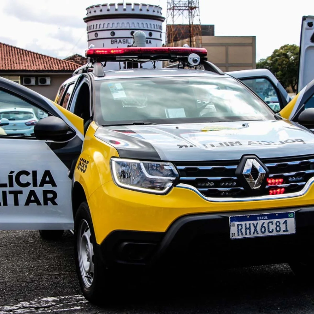 Homem dá facadas em cabeça de irmão e cunhado após briga por herança do pai