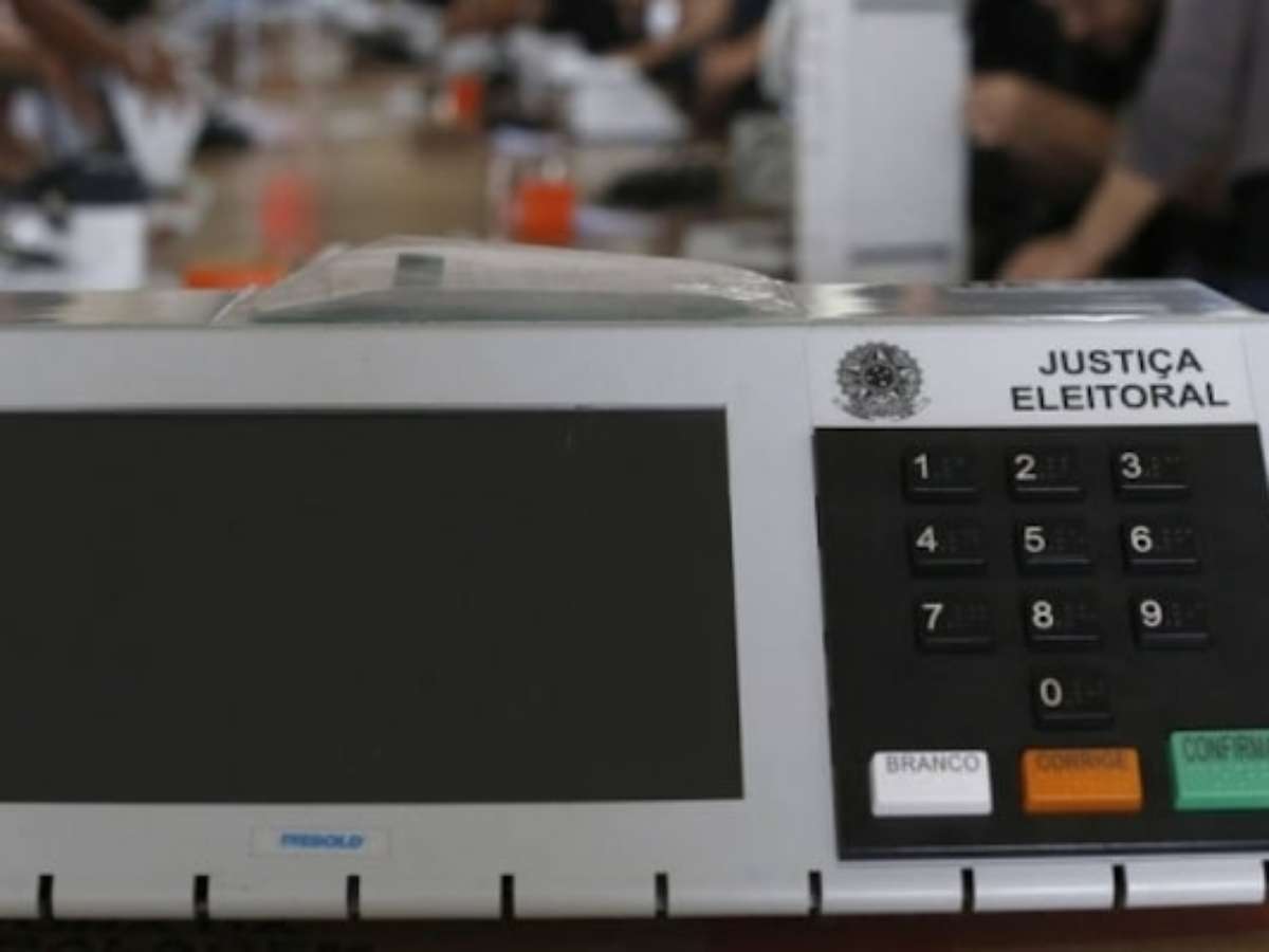 Prorrogação da votação pode gerar questionamentos sobre eleição, mas anulação não é certa, dizem especialistas
