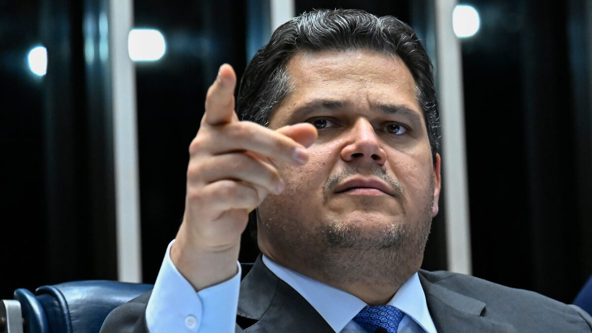 Ao lado de Cleitinho, apoiador de Flávio, Alcolumbre diz que vota 6x1 na quarta, bandeira de Lula
