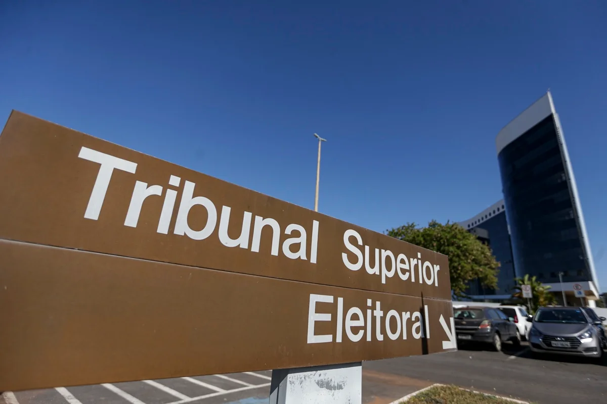 Imagem da matéria: Terceirizados do TSE apontam falta de pagamento em meio às eleições
