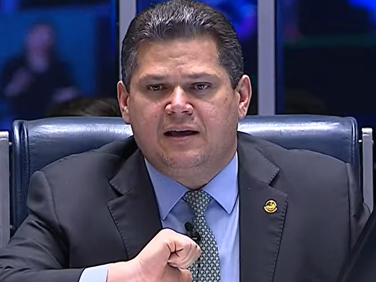 PEC da Segurança: após críticas, Alcolumbre retira votação da pauta da sessão desta quinta