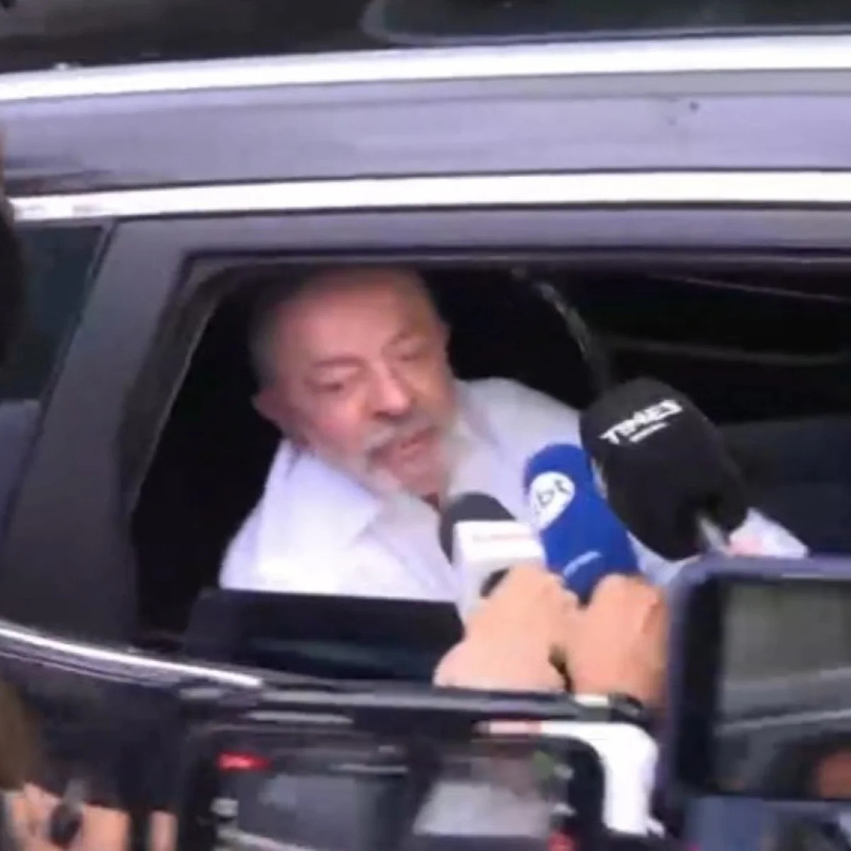 Lula chega a colégio em São Bernardo do Campo para votar no 2º turno