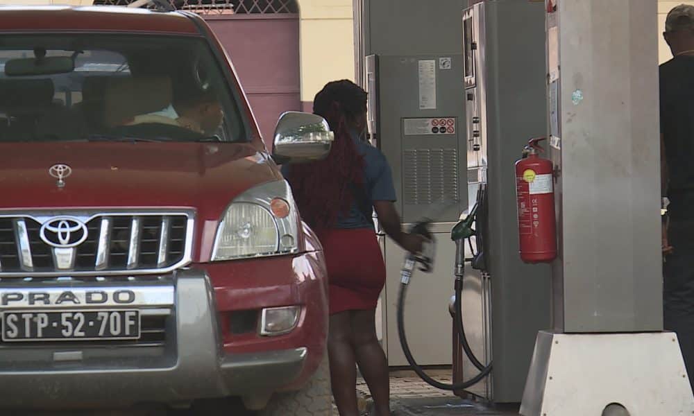 Gasolina devolveu vida a cidade de São Tomé e os taxistas e motoqueiros exigem agora a solução governativa