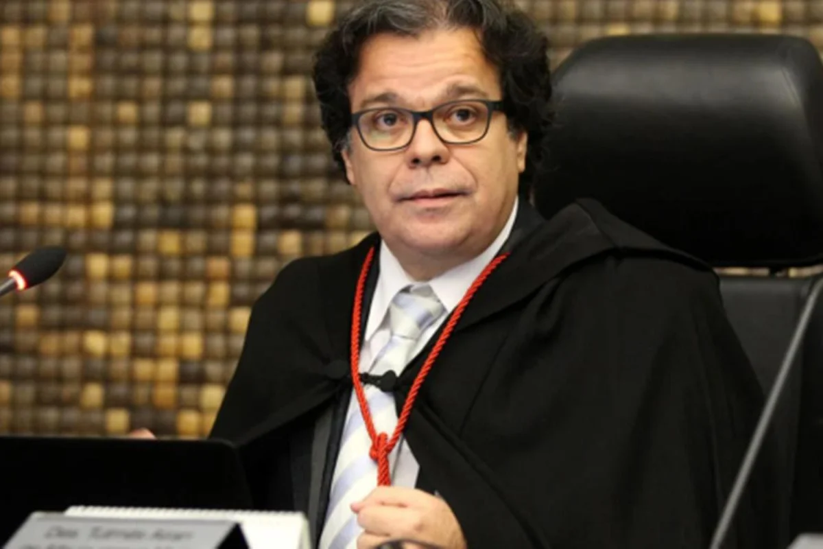 Gilmar, do STF, determina retorno imediato de desembargador ao TJAL