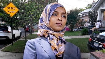 Ilhan Omar acredita que a operação do Trump em sua residência teve como objetivo 'intimidar e assustar pessoas' para que não votassem.