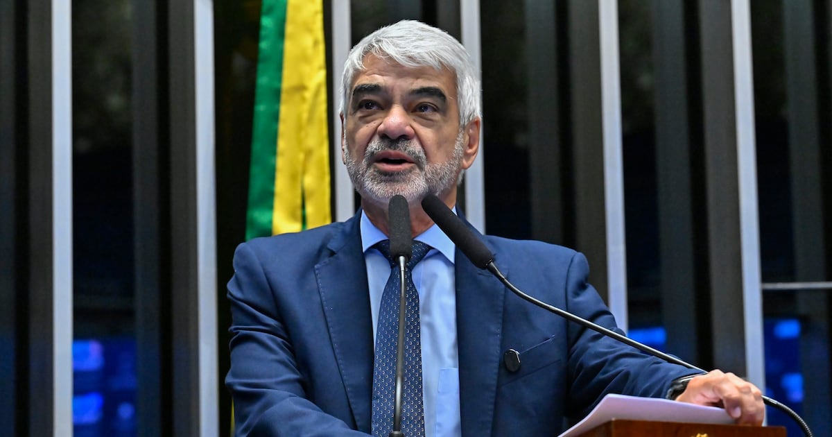 Senador do PT critica neutralidade da governadora reeleita, Raquel Lyra, em PE