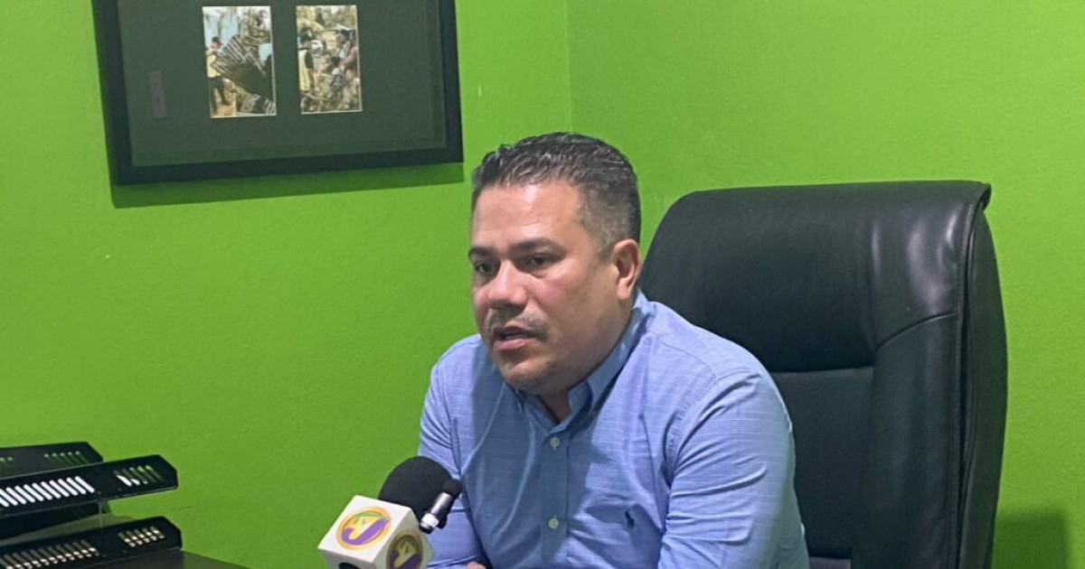 Samuda pede a remoção da estrutura no Centro de Transporte de Ocho Rios por parte de Bell, após relatório da IC