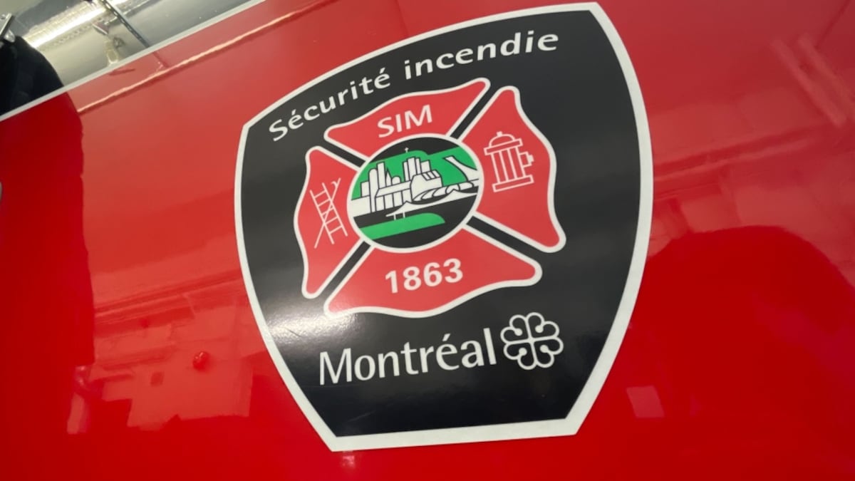 Police investigate after car torched outside home in Dollard-des-Ormeaux