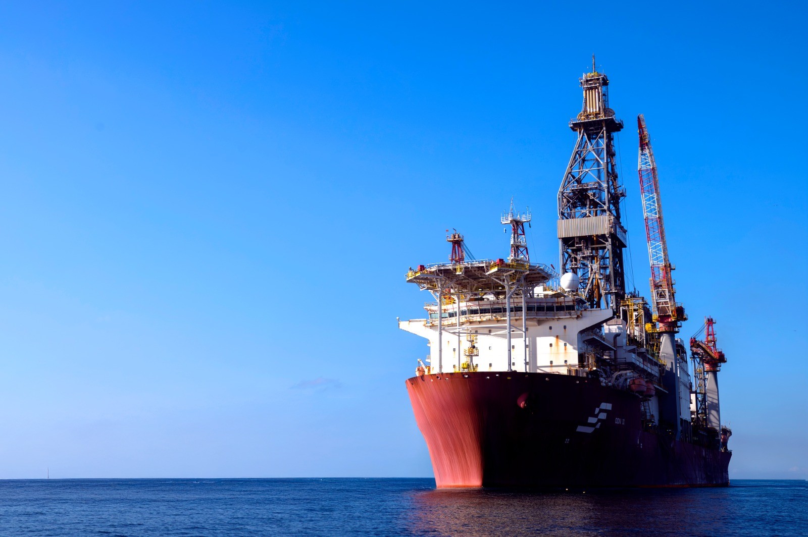 Leilão da ANP: Petrobras e outras petroleiras arrematam 7 das 13 áreas de exploração no pré-sal