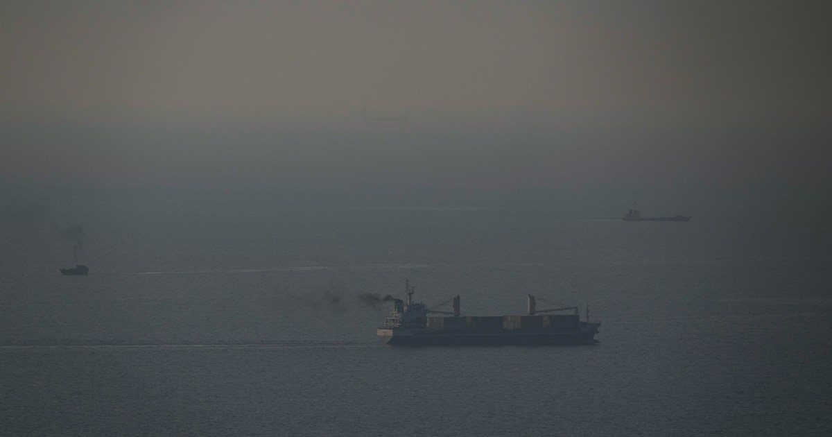 Guerra no Irã ao vivo: o Corpo de Guarda da Revolução Islâmica do Irã (IRGC) jura invadir qualquer país que a ataque, enquanto a doutrina de defesa muda para 'ofensiva'.