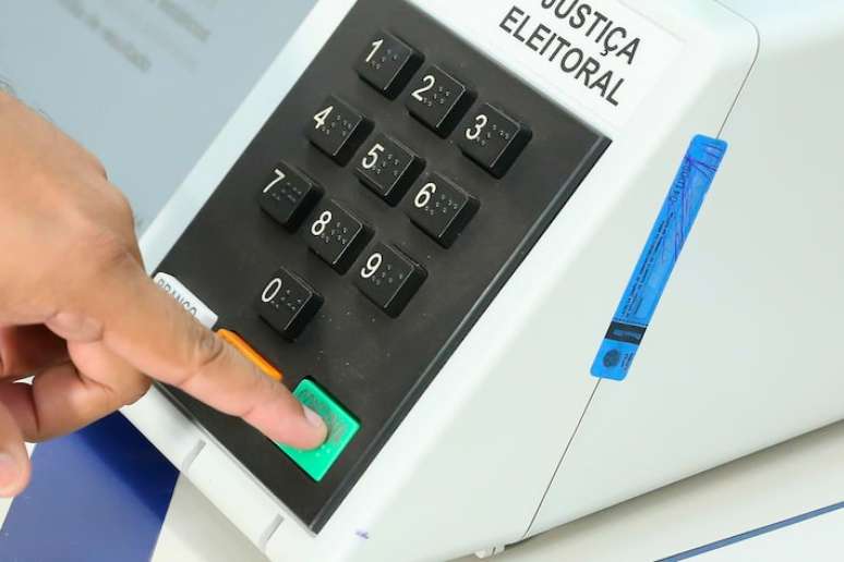 Sem candidato, mais de 26 mil eleitores digitam número do PL para governador do DF e anulam voto