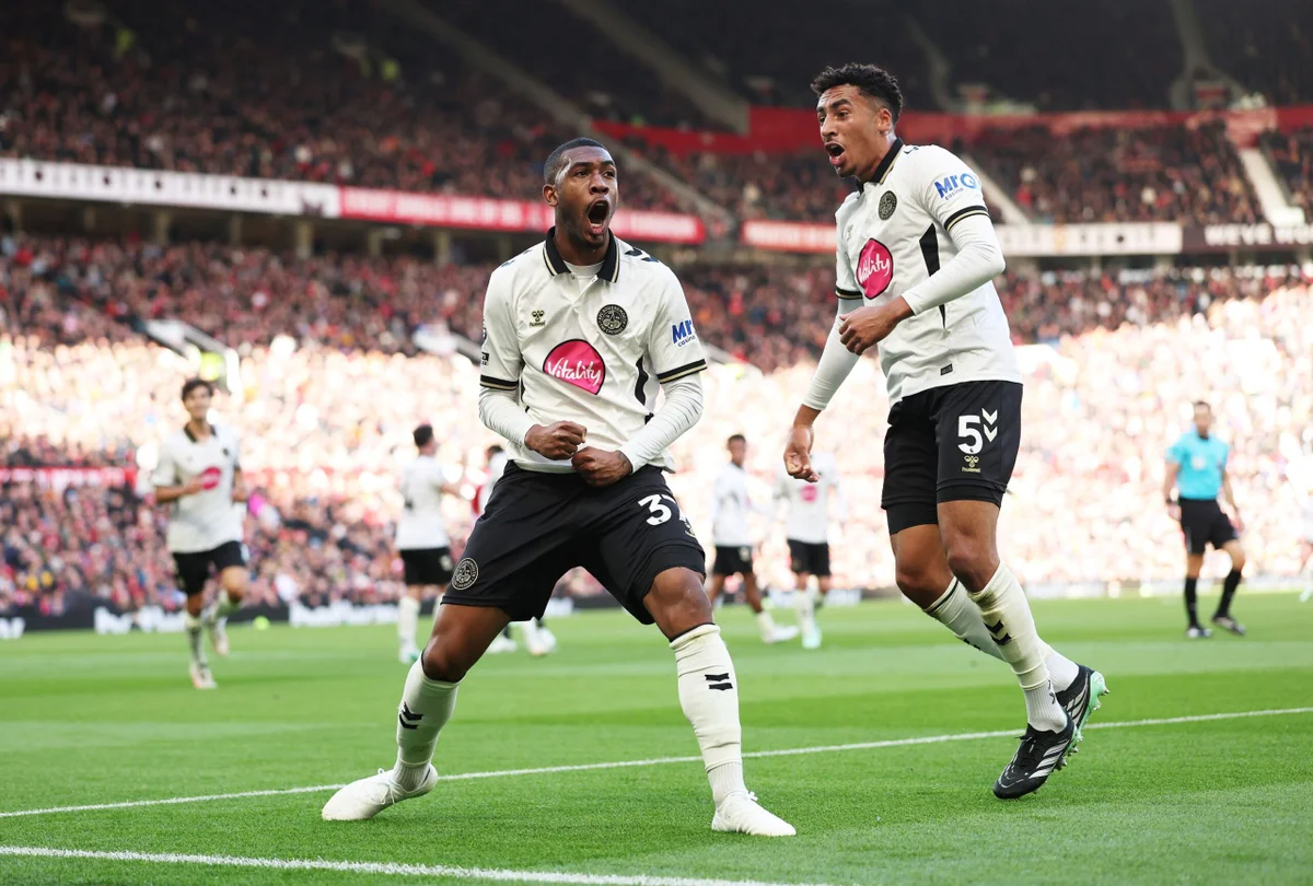 Premier League: Bournemouth goleia United e Brighton tropeça no Liverpool