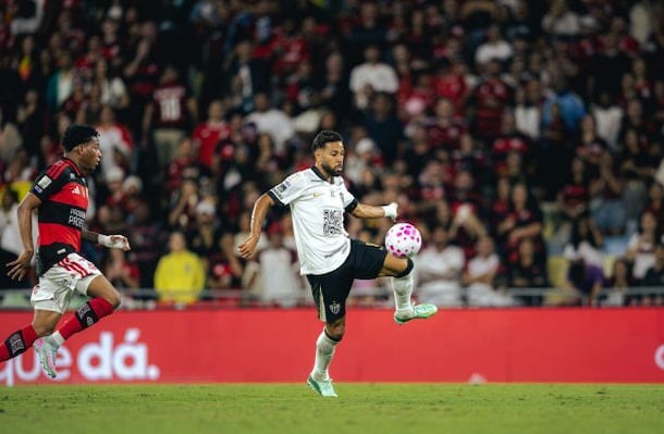 Renan Lodi diz que acertou Léo Pereira e admite pênalti contra o Flamengo: ‘Assumo meu erro’