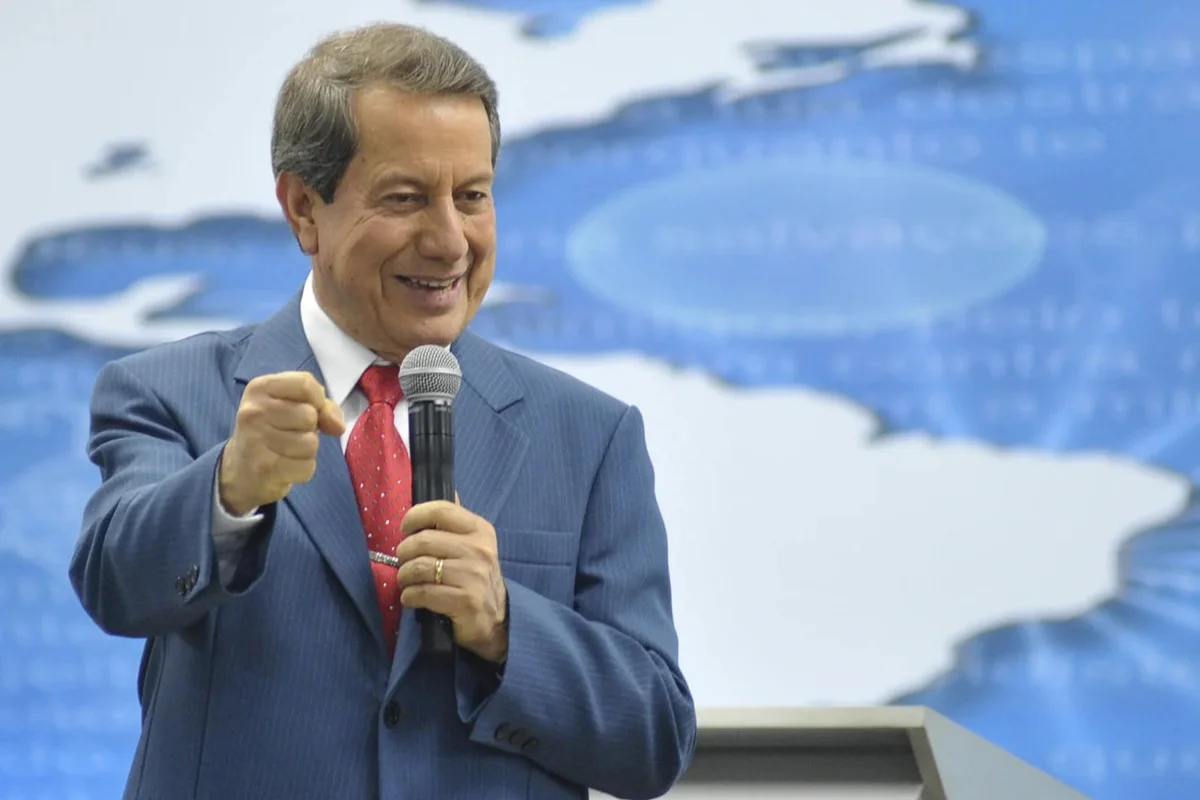 Onda bolsonarista impõe derrota histórica às grandes igrejas evangélicas