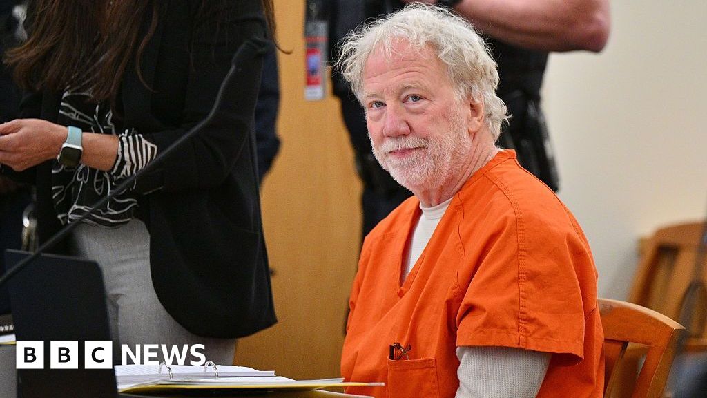 Juiz rejeita denúncia contra o ator Timothy Busfield