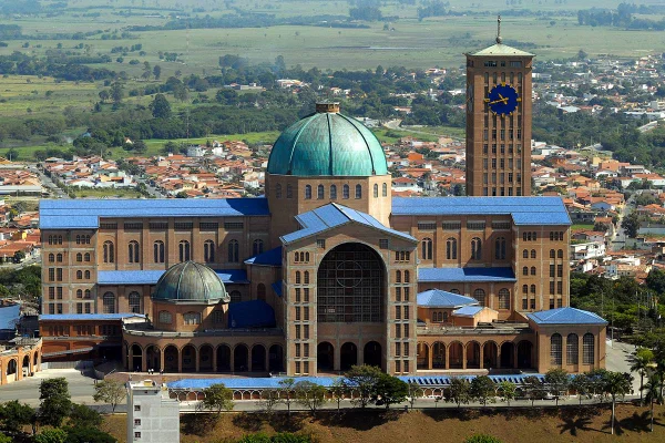 Como Nossa Senhora Aparecida foi proclamada rainha e padroeira do Brasil