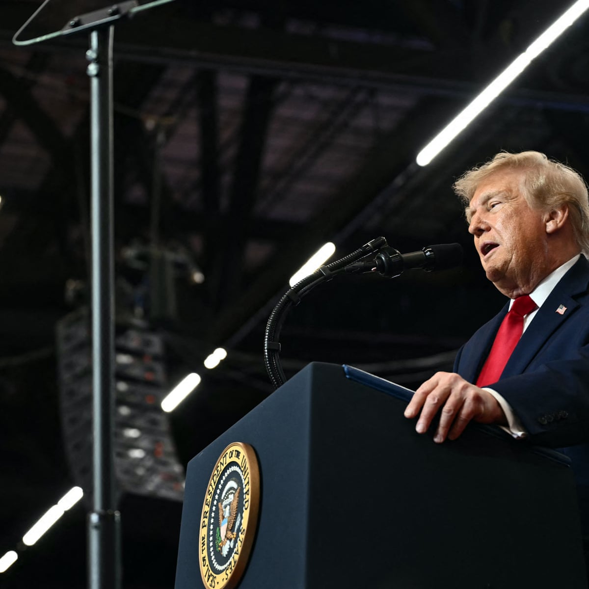Trump diz que o governo vai 'encerrar' as regras de emissão de metano da era Biden