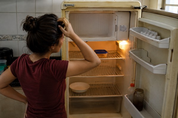 Geladeira não liga? Veja 8 dicas para identificar e resolver o problema