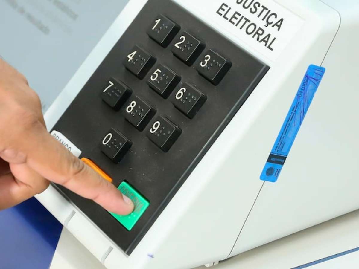 Sem candidato, mais de 26 mil eleitores digitam número do PL para governador do DF e anulam voto