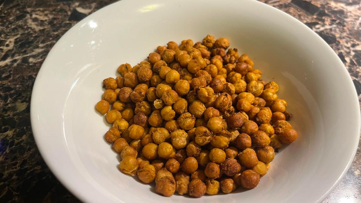 Você provavelmente já tem os ingredientes para fazer este lanche acessível e rico em proteínas
