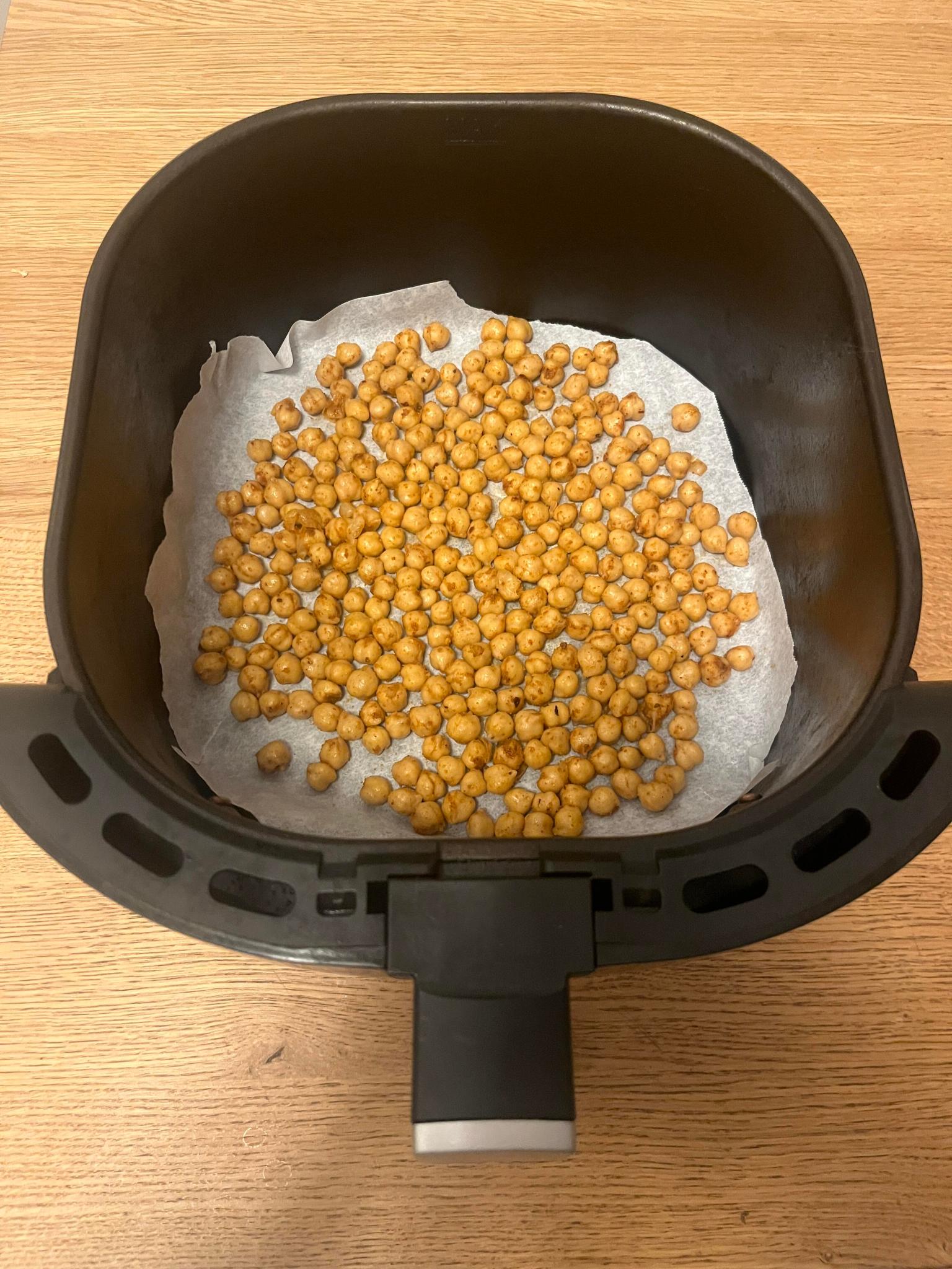 Você provavelmente já tem os ingredientes para fazer este lanche acessível e rico em proteínas