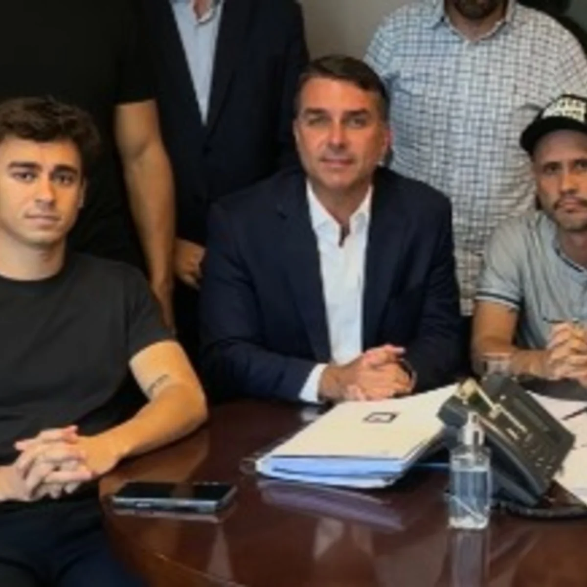 Flávio atribui papéis em MG: Nikolas com redes, Cleitinho com prefeitos