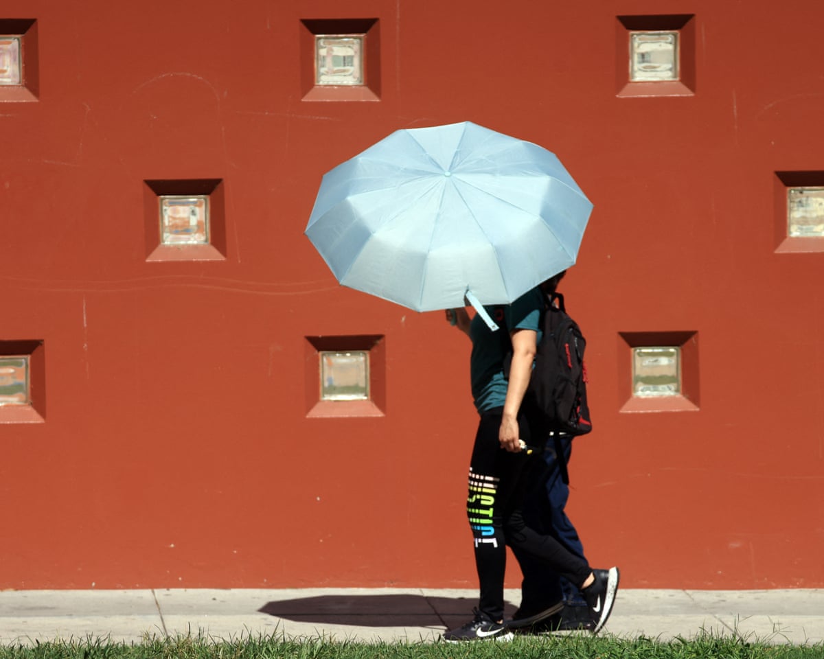 Temperaturas recorde enquanto a Califórnia do Sul sofre sob uma onda de calor