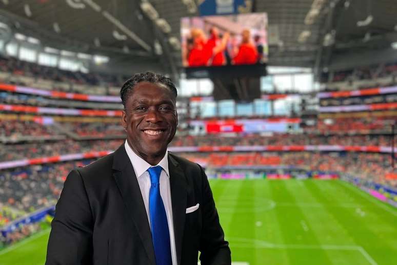 'Time mais aleatório do Brasil': torcedores ironizam anúncio Clarence Seedorf como técnico do Corinthians