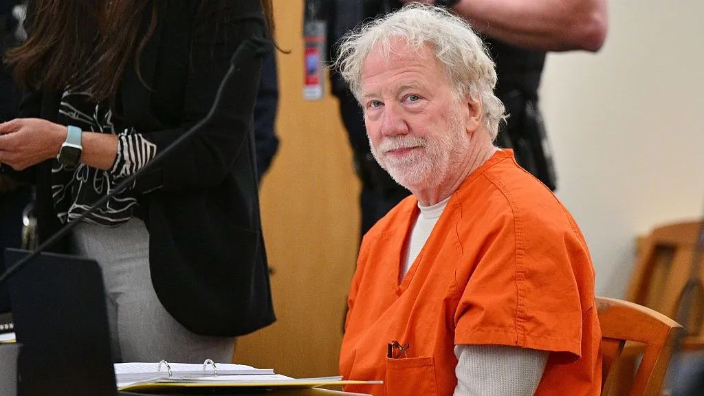 Juiz rejeita denúncia contra o ator Timothy Busfield