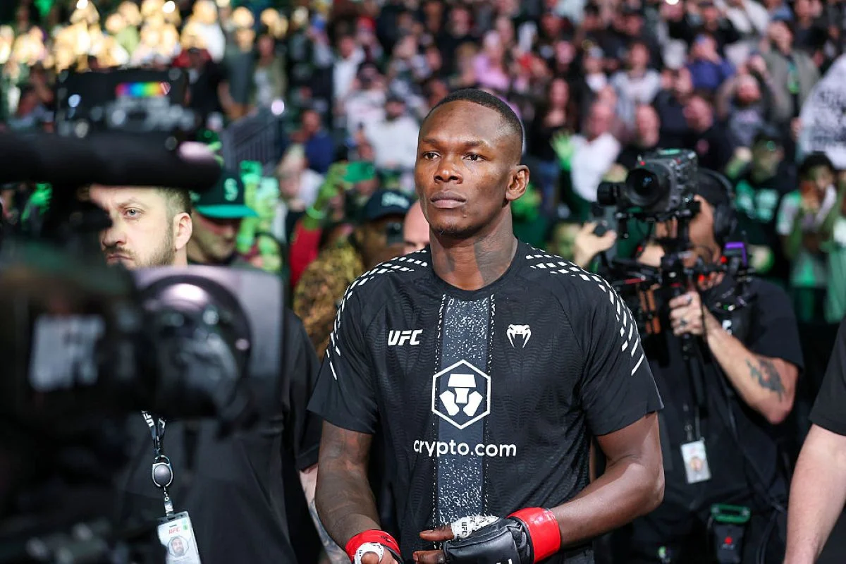 Adesanya diz que Poatan deve voltar aos meio-pesados: "É o que faz sentido"