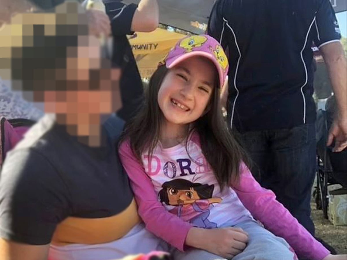 ‘Falta de curiosidade’ sobre as crenças religiosas da família foi uma ‘oportunidade perdida’ para salvar a menina de oito anos, ouve o inquérito