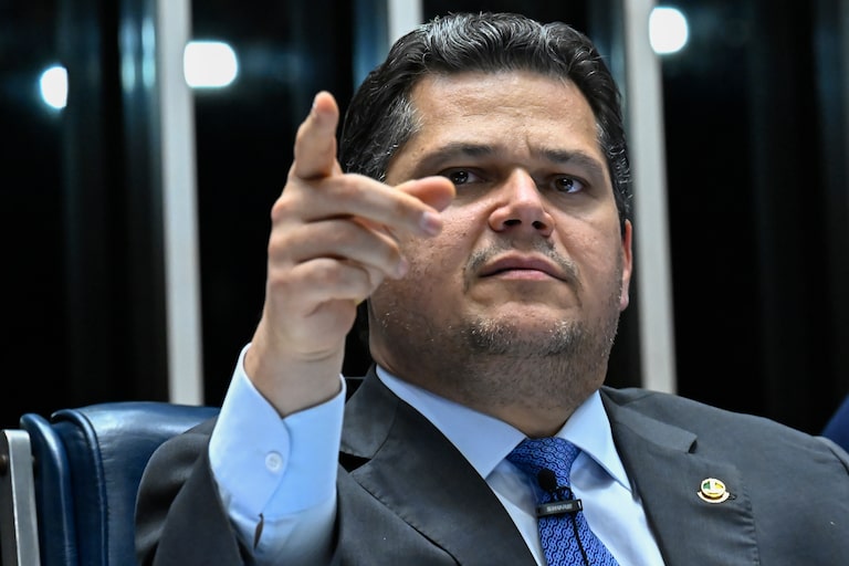 Ao lado de Cleitinho, apoiador de Flávio, Alcolumbre diz que vota 6x1 na quarta, bandeira de Lula