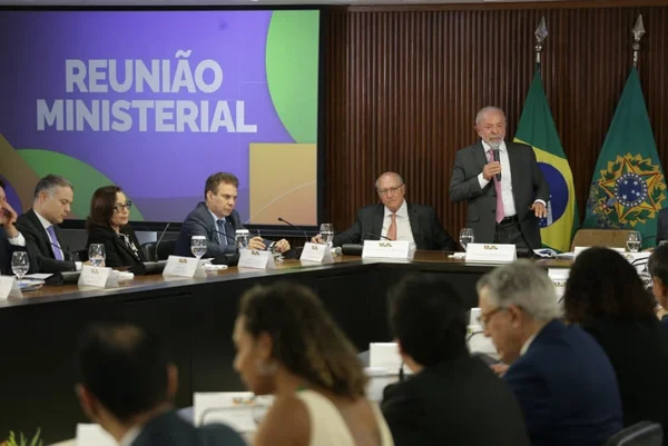 “Baixar a bola”: as orientações no jantar dos ministros de Lula no 2º turno - destaque galeria