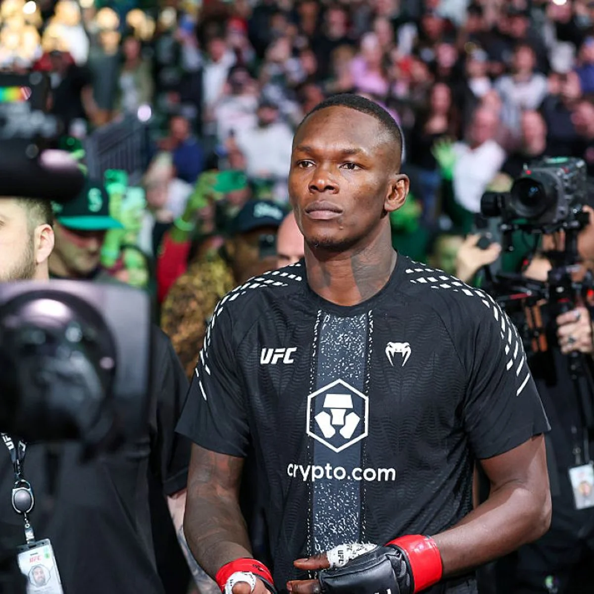 Adesanya diz que Poatan deve voltar aos meio-pesados: "É o que faz sentido"