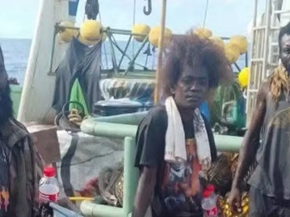 Trio é resgatado após ficar 70 dias à deriva no Oceano Pacífico